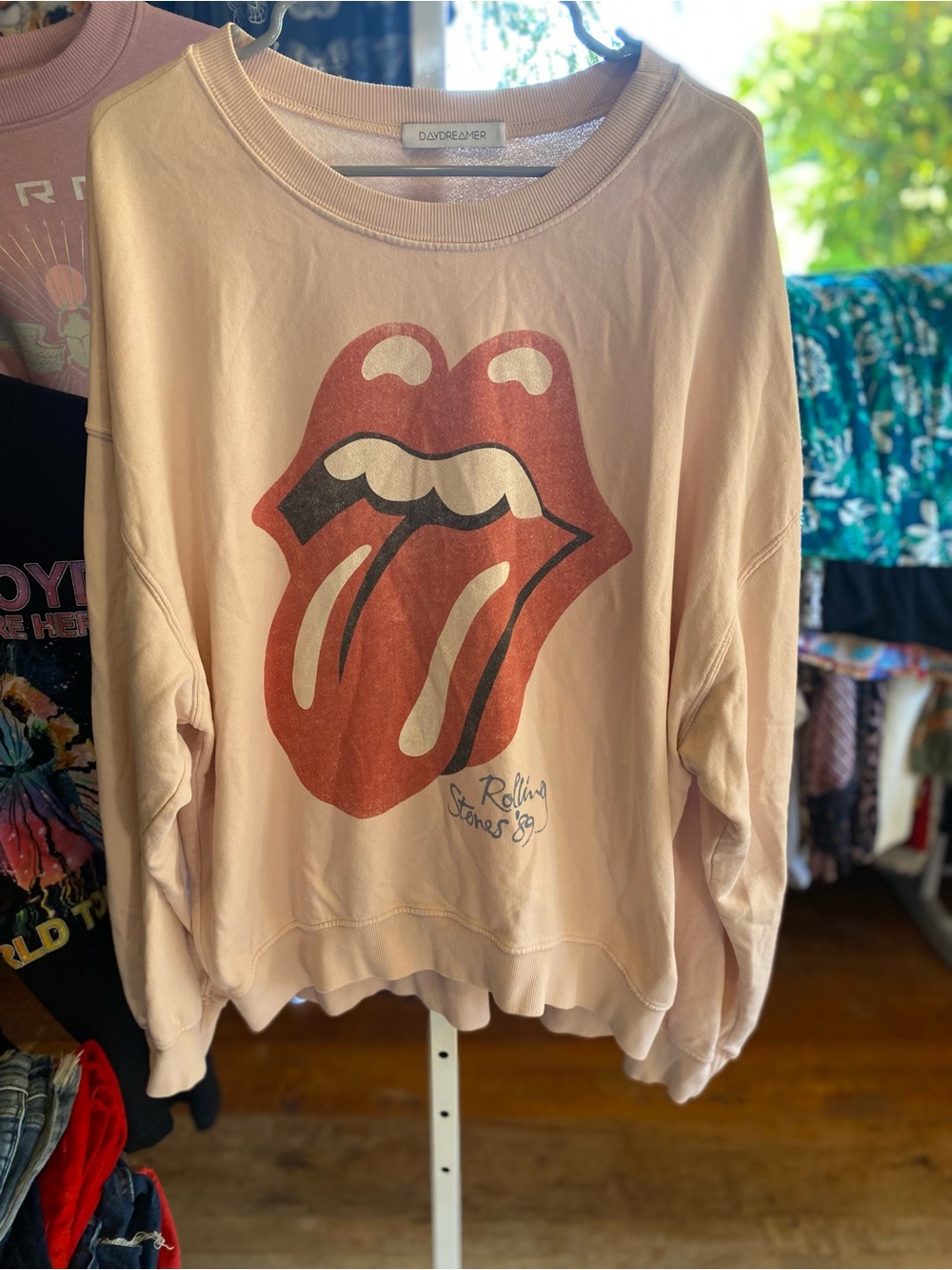 Daydreamer Dusty Pink Rolling Stones Tongue Graphic Pullover